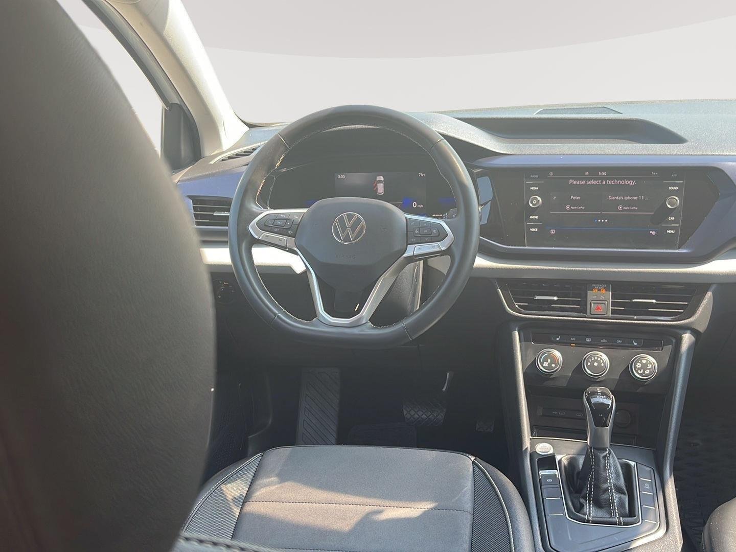 Used 2022 Pure White Volkswagen SE image 17