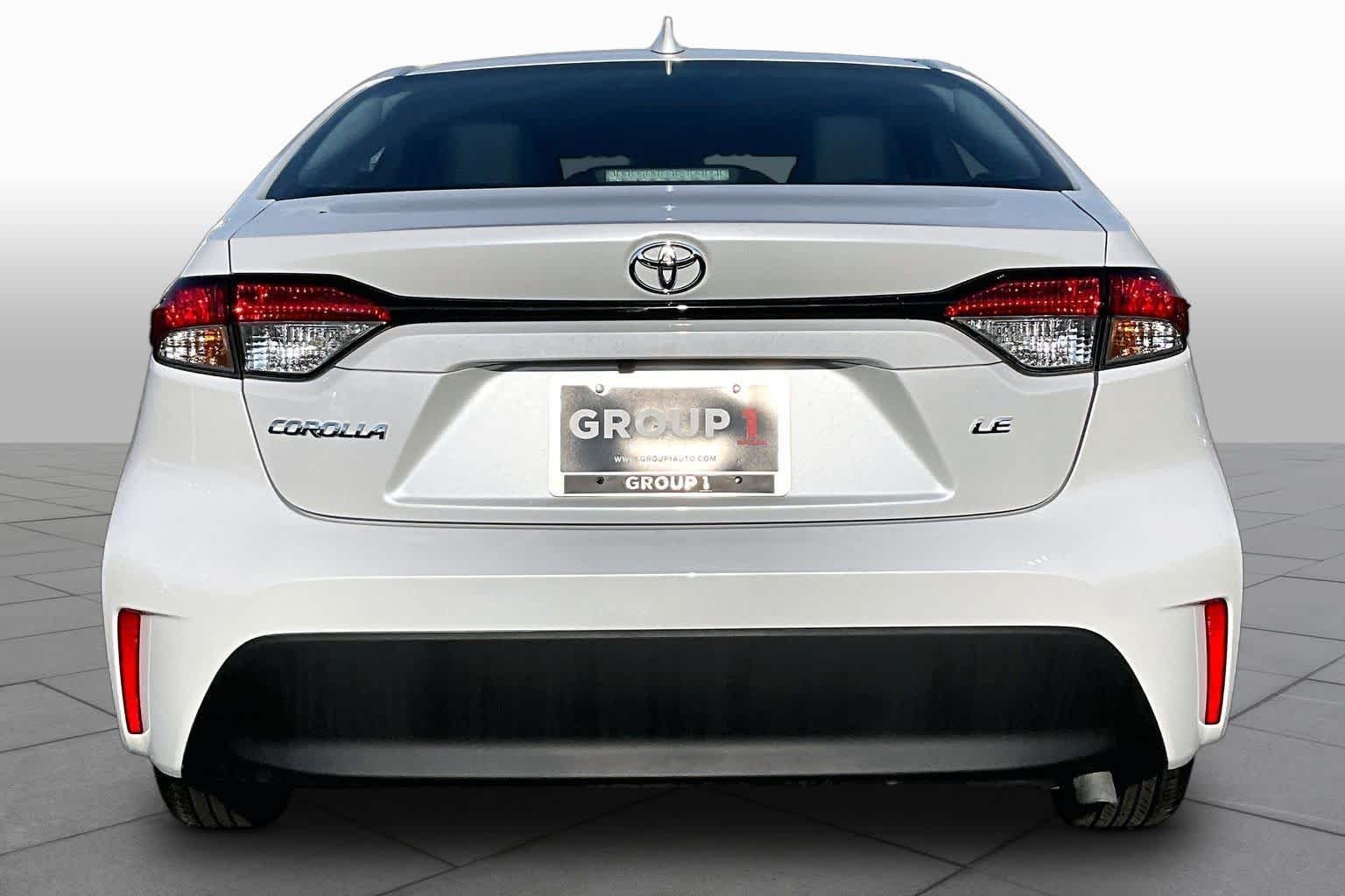 Used 2025 Wind Chill Pearl Toyota LE image 5