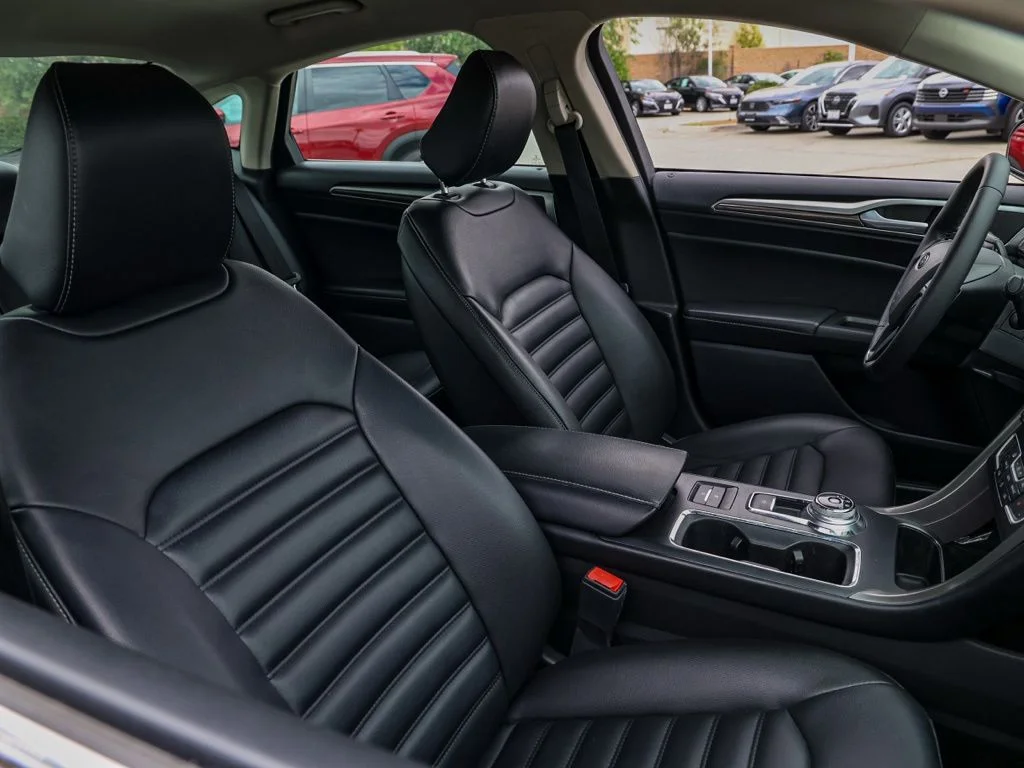 Used 2020 Gray Ford SEL image 19