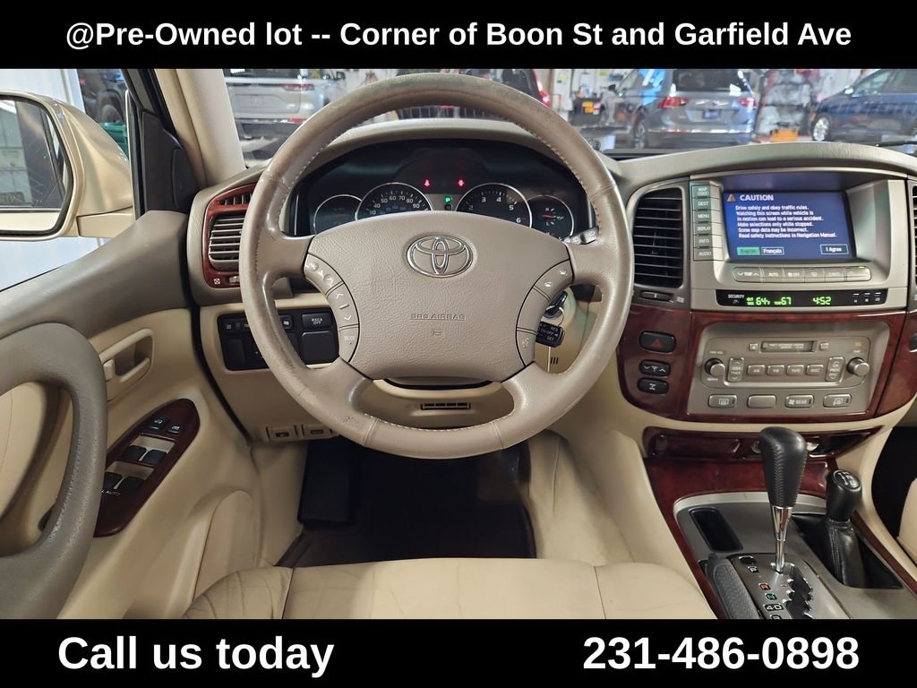 Used 2004  Toyota Base image 16