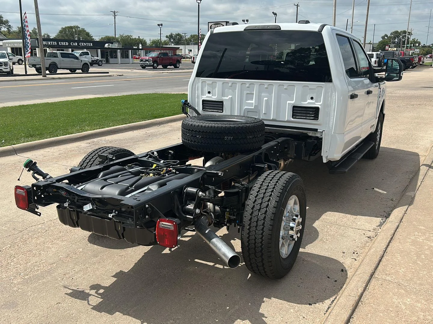 New 2026 Oxford White Ford F-350® XLT image 8