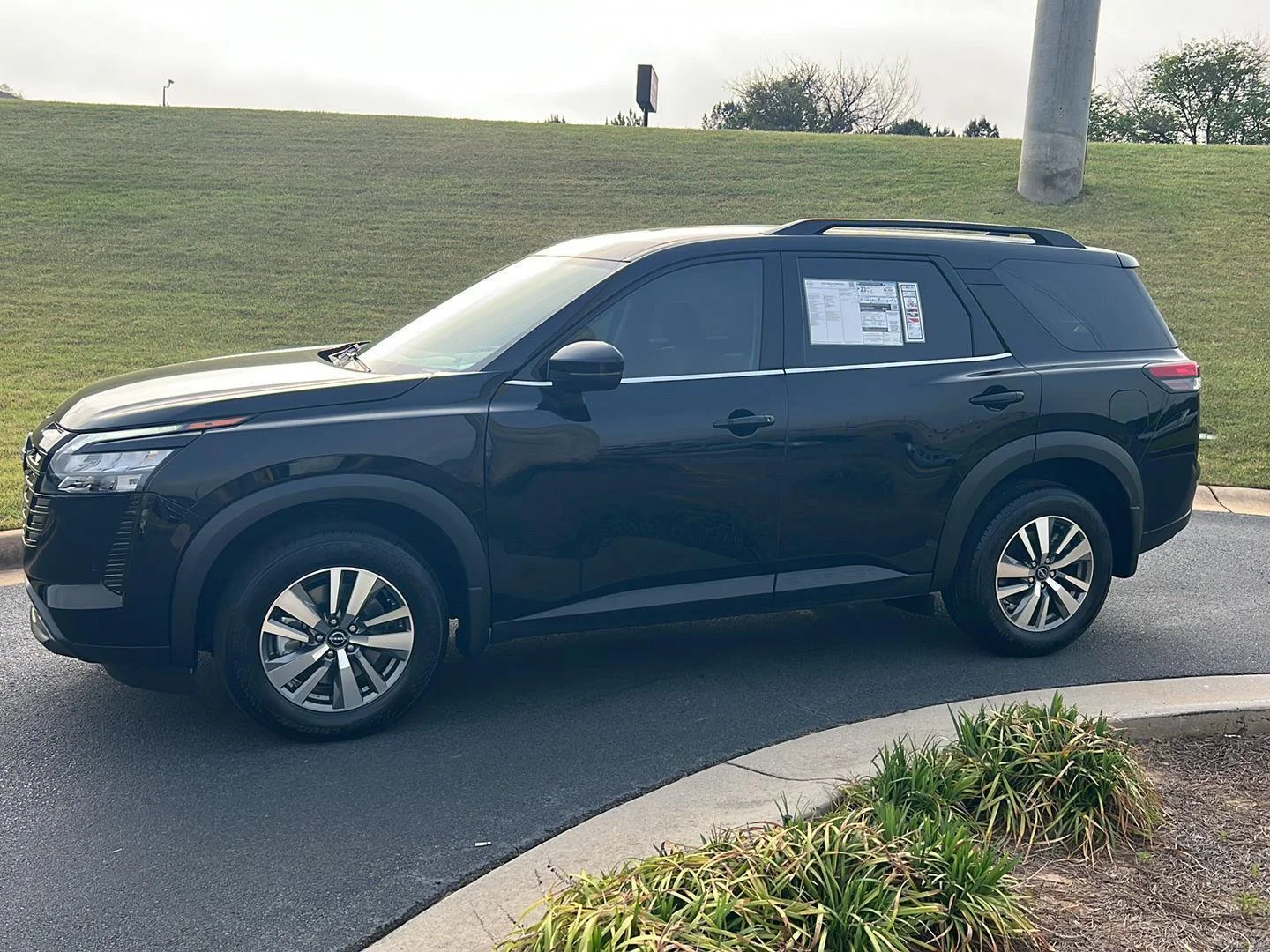 New 2026 Super Black Nissan SL image 3