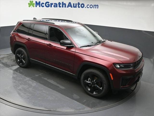 New 2026 Velvet Red Pearl-Coat Exterior Paint Jeep Limited image 3