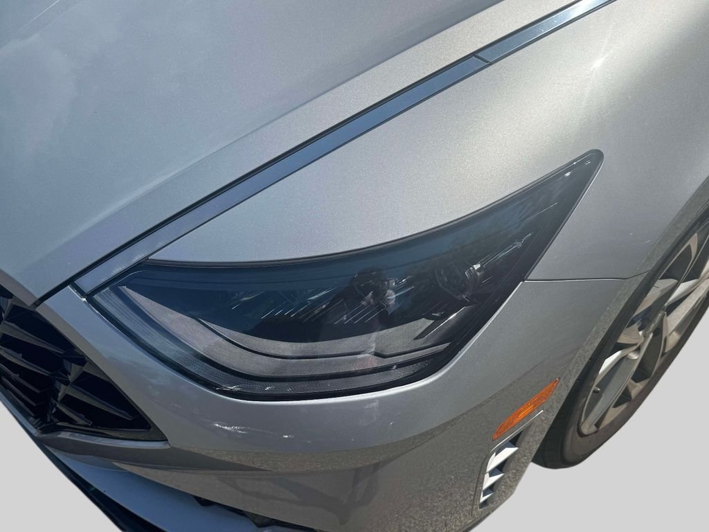 Used 2023 Silver Hyundai SEL image 8