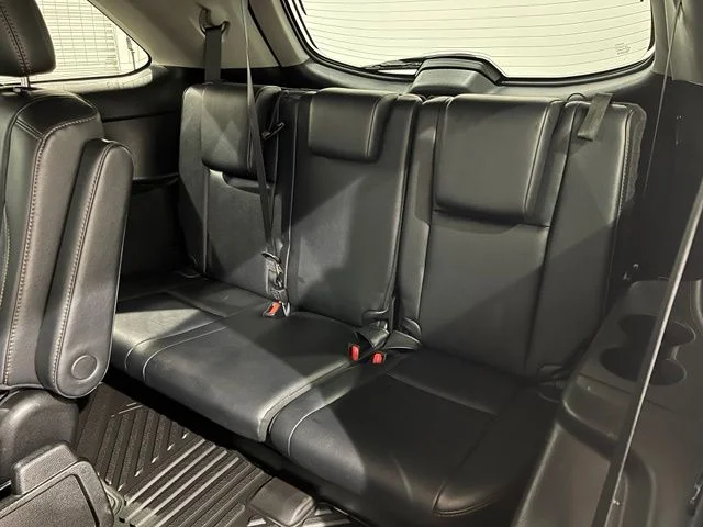 Used 2019 Black Toyota XLE image 21