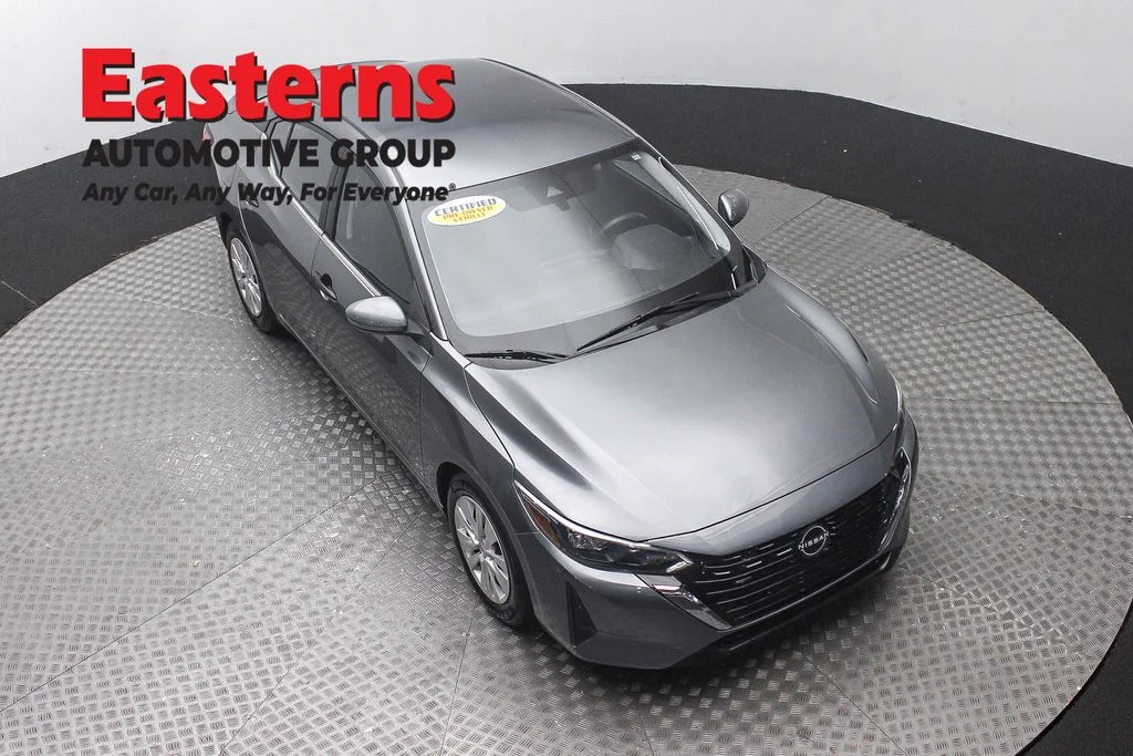 Used 2024 Gray Nissan S image 3