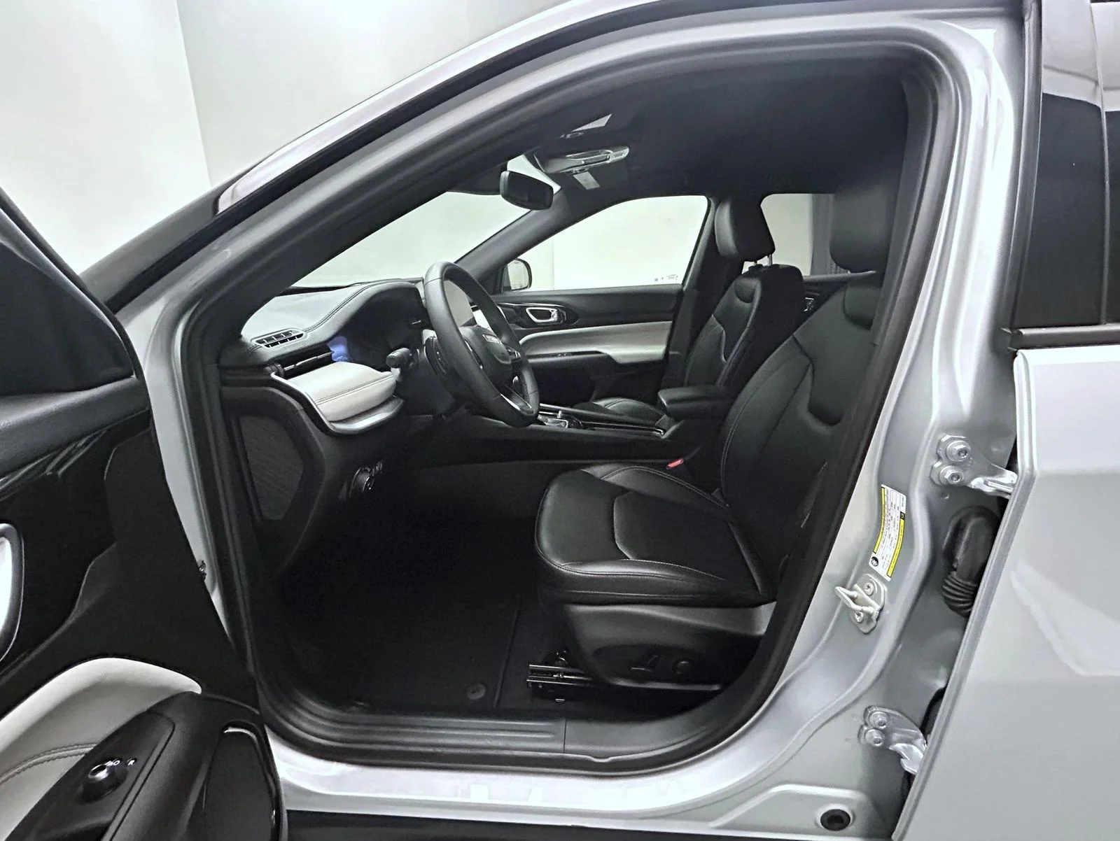 Used 2025 Silver Jeep Limited image 10