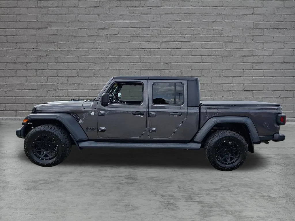 Used 2020 Granite Crystal Metallic Clearcoat Jeep Sport S image 7