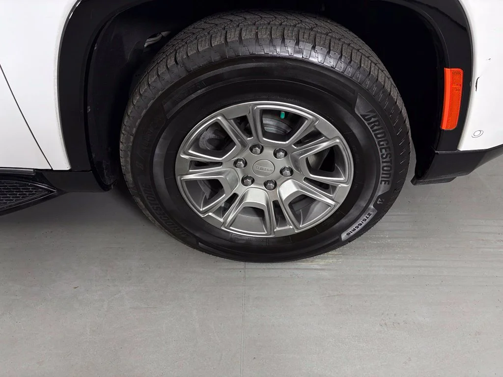 Used 2023 White Jeep Base image 10
