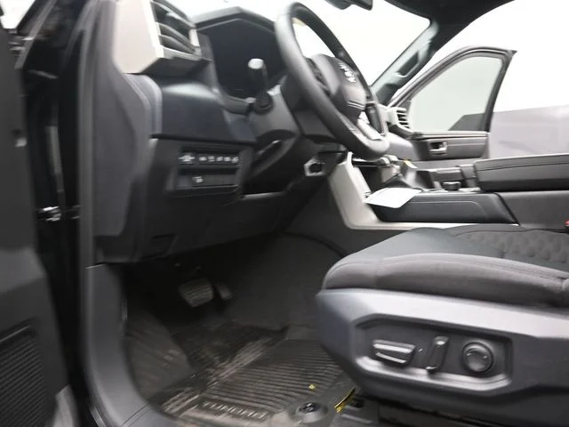 2026 Toyota Tundra SR5 - Photo 11