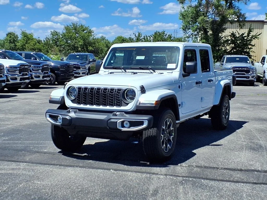 New 2026 Bright White Clear-Coat Exterior Paint Jeep Sahara image 2
