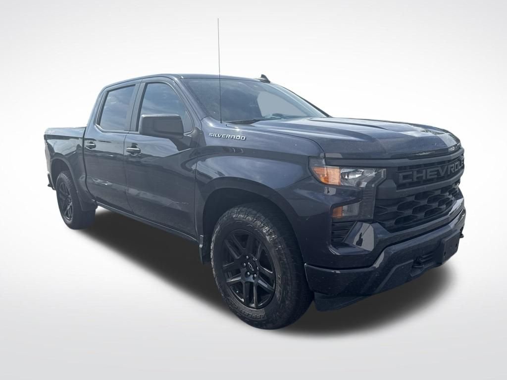 Used 2022 Gray Chevrolet Custom image 3