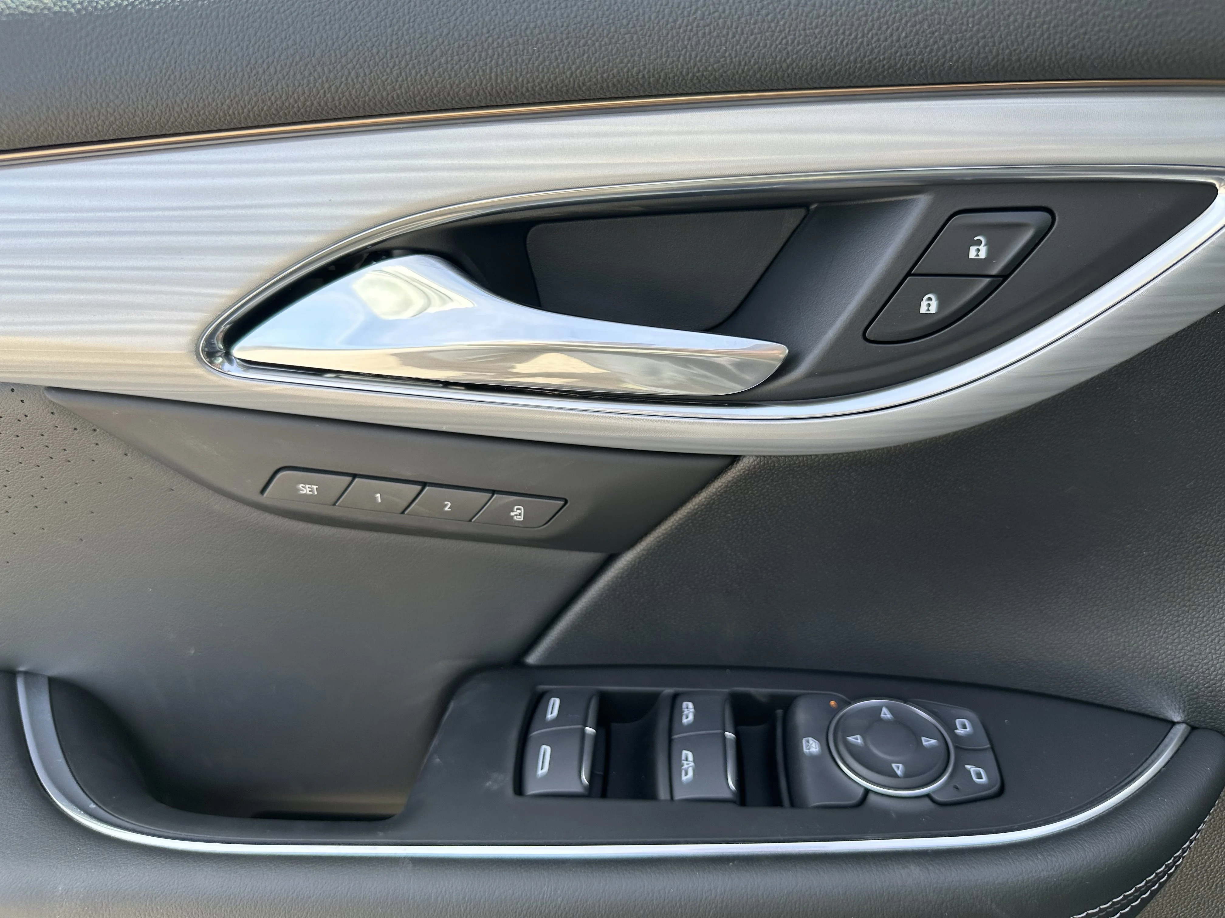 New 2026 Ebony Twilight Metallic Buick Avenir image 9