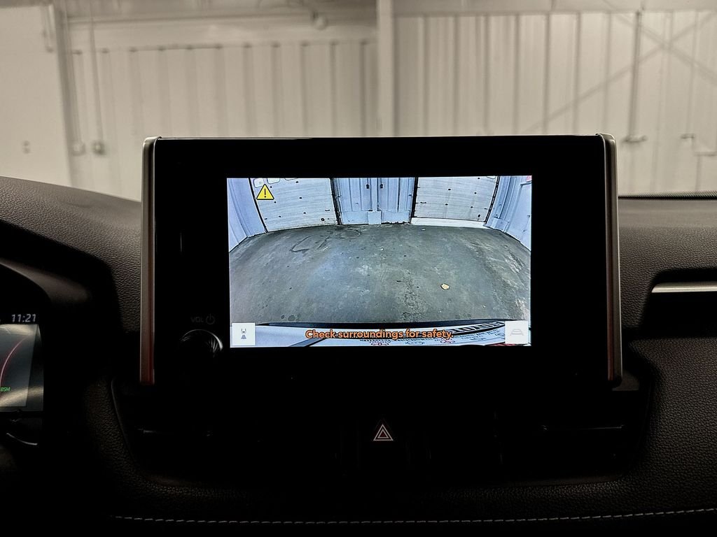 Used 2025 White Toyota XLE image 19