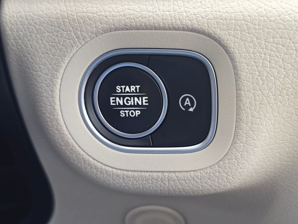 Used 2022 White Mercedes-Benz GLE 350 image 31