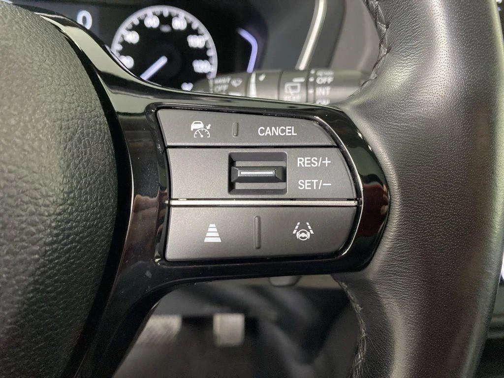 Used 2023 Lunar Silver Metallic Honda Touring image 19