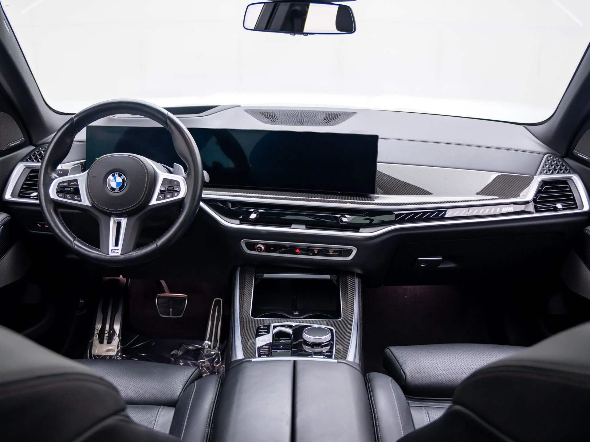 Certified Used 2024 White BMW M60i image 10