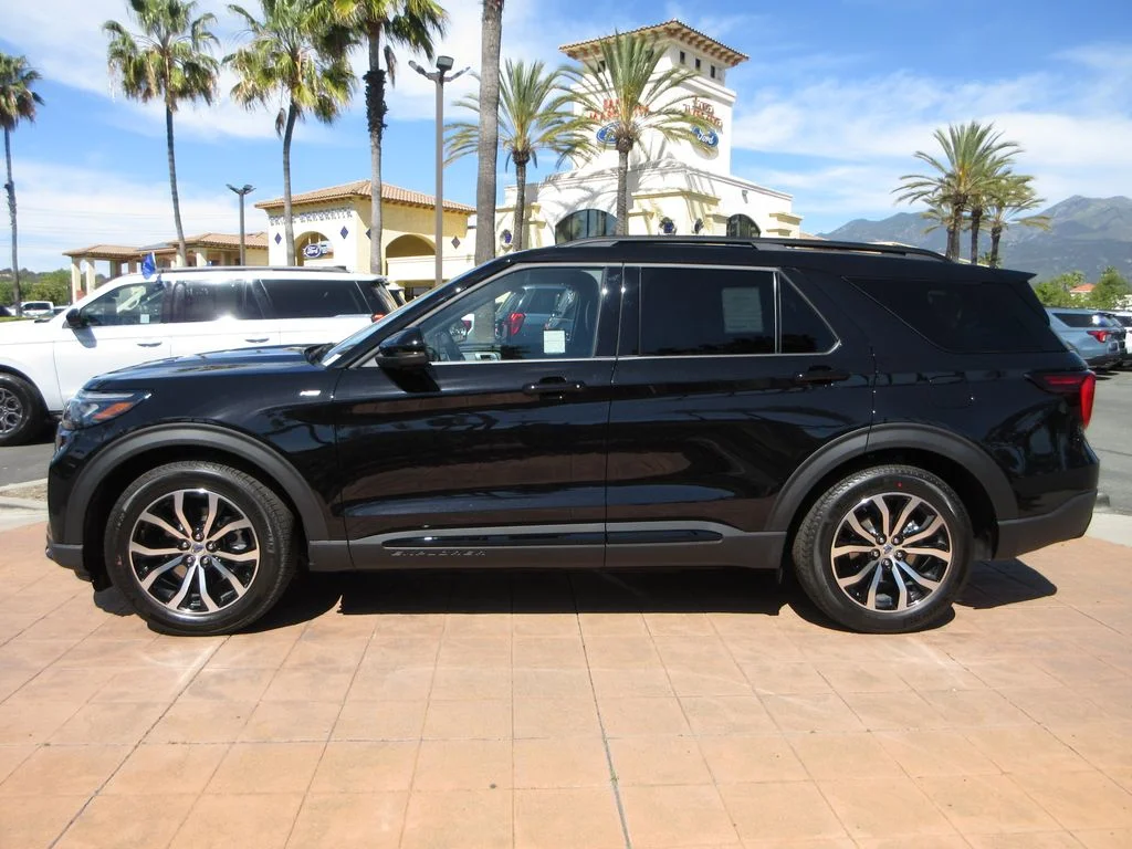 New 2026 Agate Black Metallic Ford ST-Line image 1