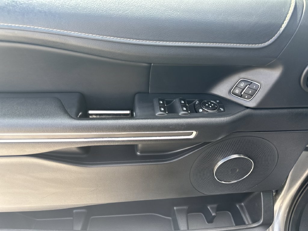 Used 2024 Silver Ford XLT image 15