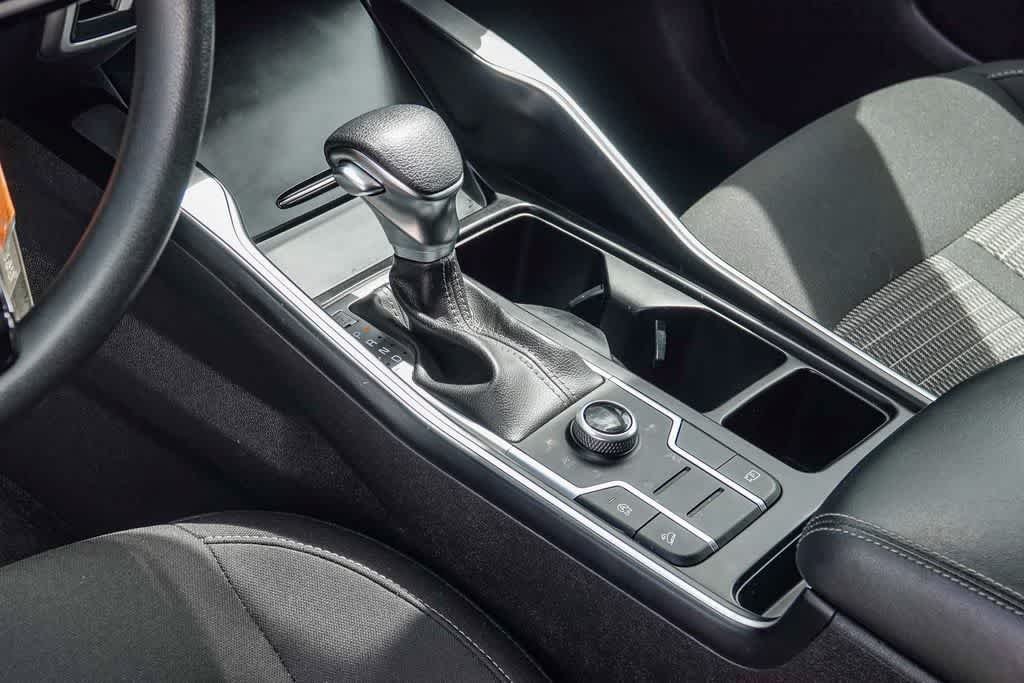 Certified Used 2022 Everlasting Silver Kia LX image 18