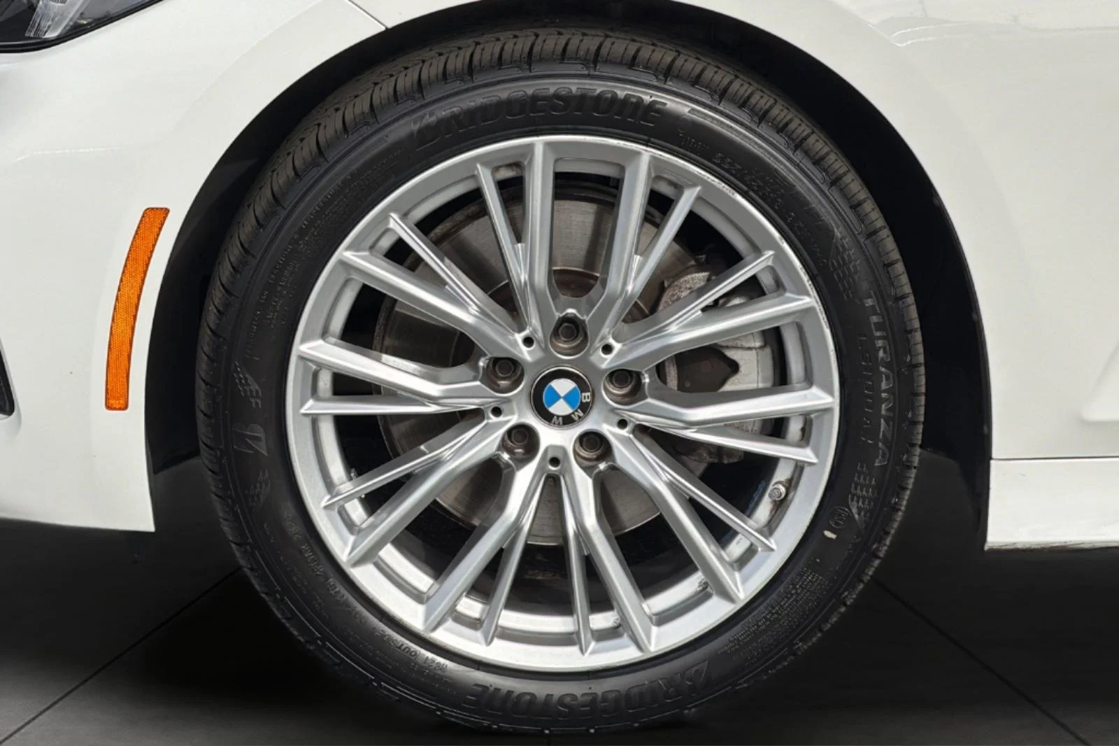 Used 2024 Alpine White BMW 330i image 25