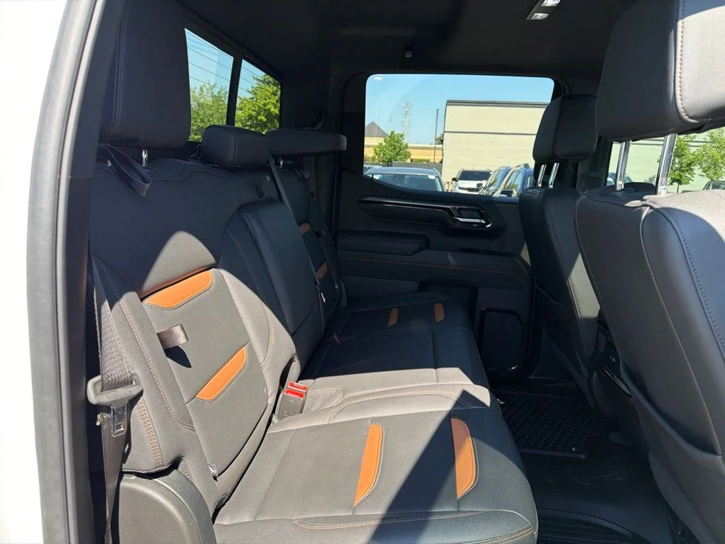 Used 2025 White GMC AT4 image 20