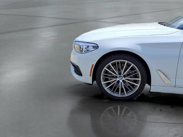Used 2017 White BMW xDrive image 21