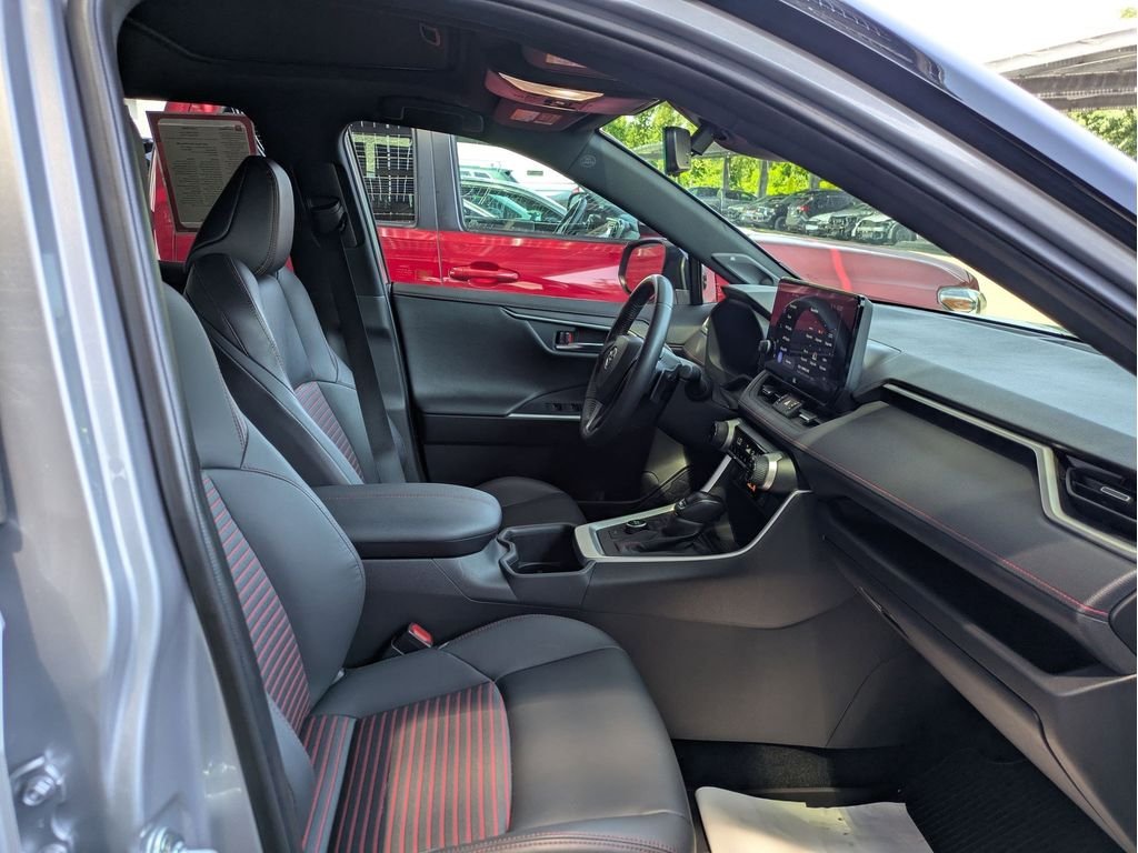 2024 Toyota RAV4 XSE - Photo 20