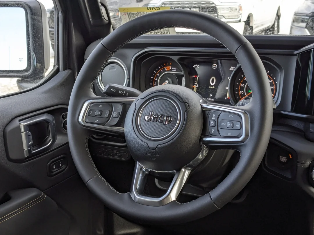 New 2026 Grey Jeep Sahara - - 4x4 - McKinley Leather - Body-Color Top - Alpine Audio - Remote Start & More! image 15