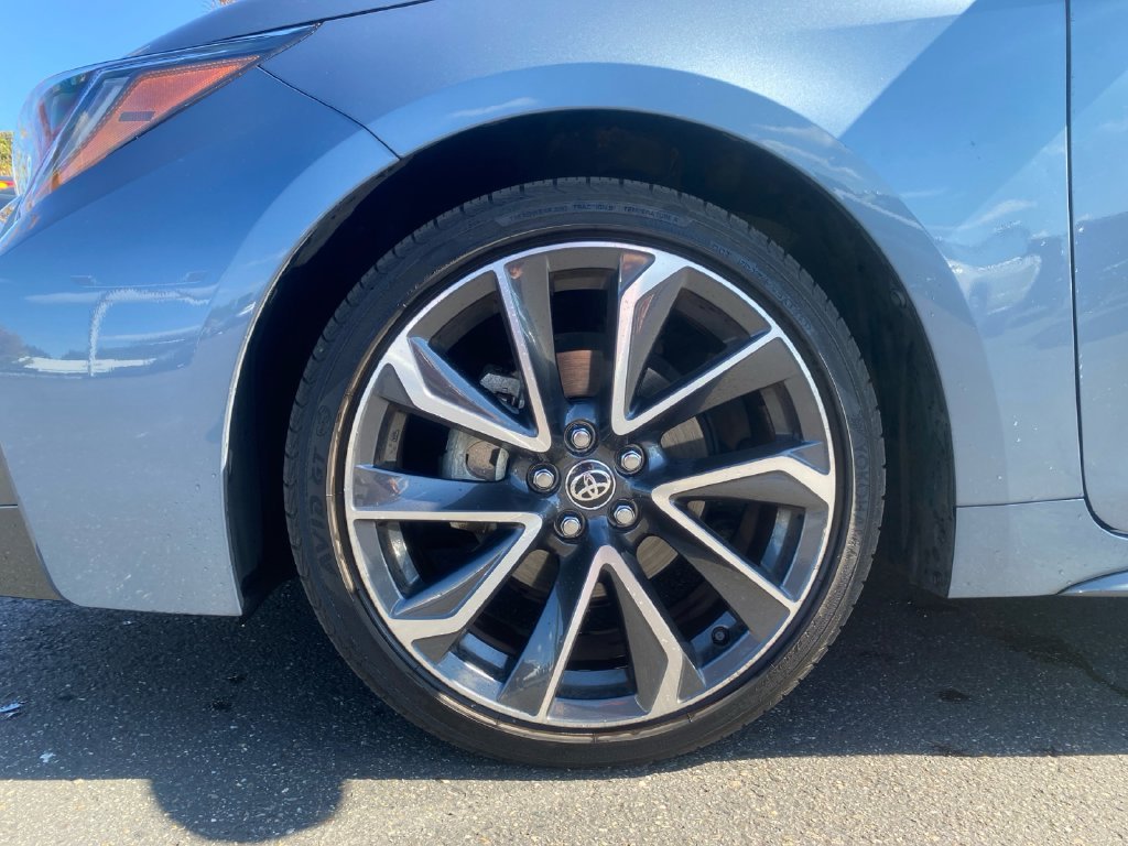 Used 2021  Toyota SE image 10