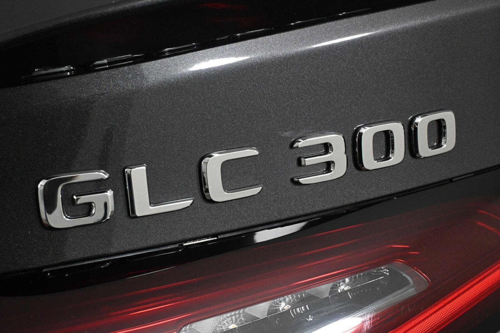 Certified Used 2026 Graphite Grey Metallic Mercedes-Benz GLC 300 image 25