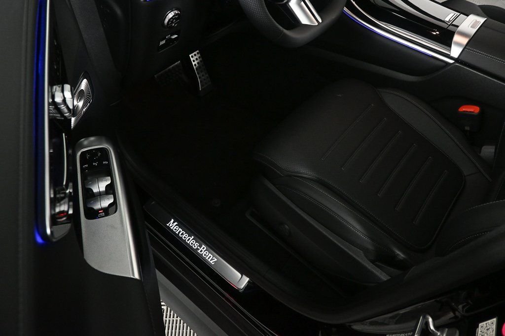New 2026 Black Mercedes-Benz GLC 300 image 21