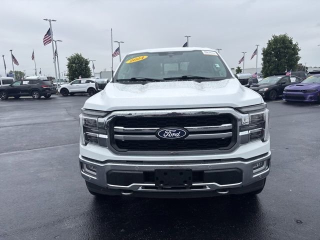 Certified Used 2024 Oxford White Clearcoat Ford Lariat image 4