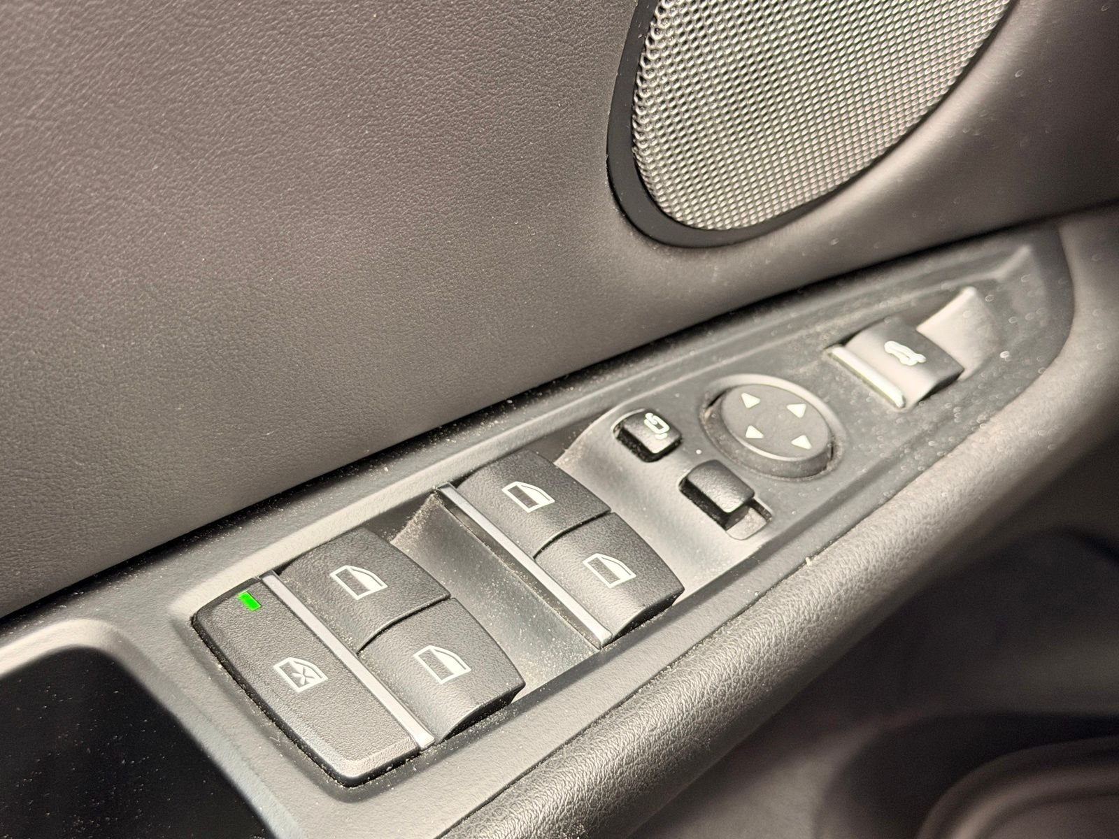 Used 2018 Silverstone Metallic BMW Base image 22