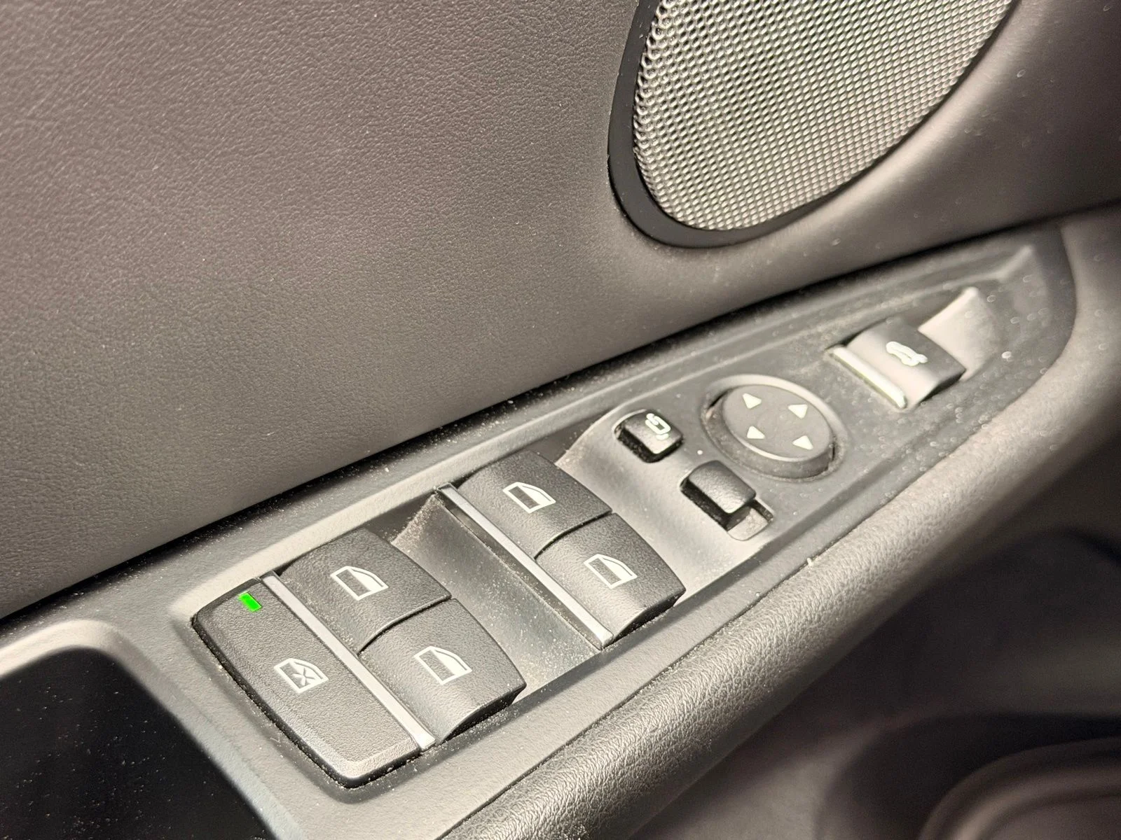 Used 2018 Silverstone Metallic BMW Base image 22
