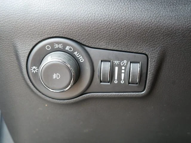 Used 2024 Silver Jeep Trailhawk image 24