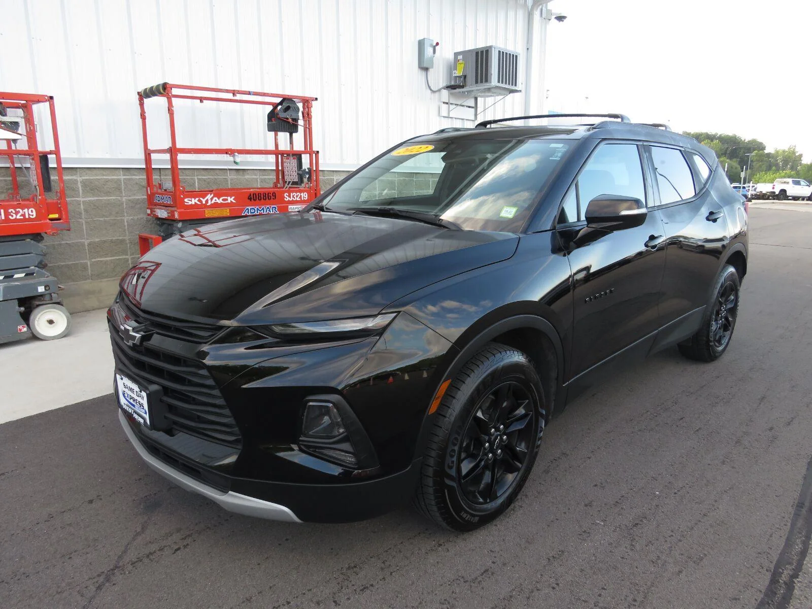 Used 2022 BLACK Chevrolet LT image 11