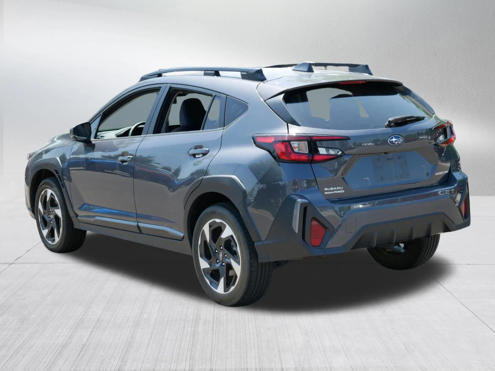 Used 2024 Magnetite Gray Metallic Subaru Limited image 5