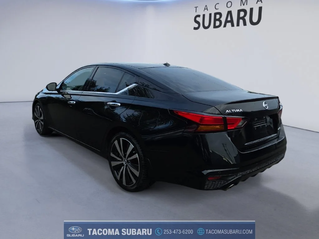 Used 2019 Black Nissan 2.5 Platinum image 3