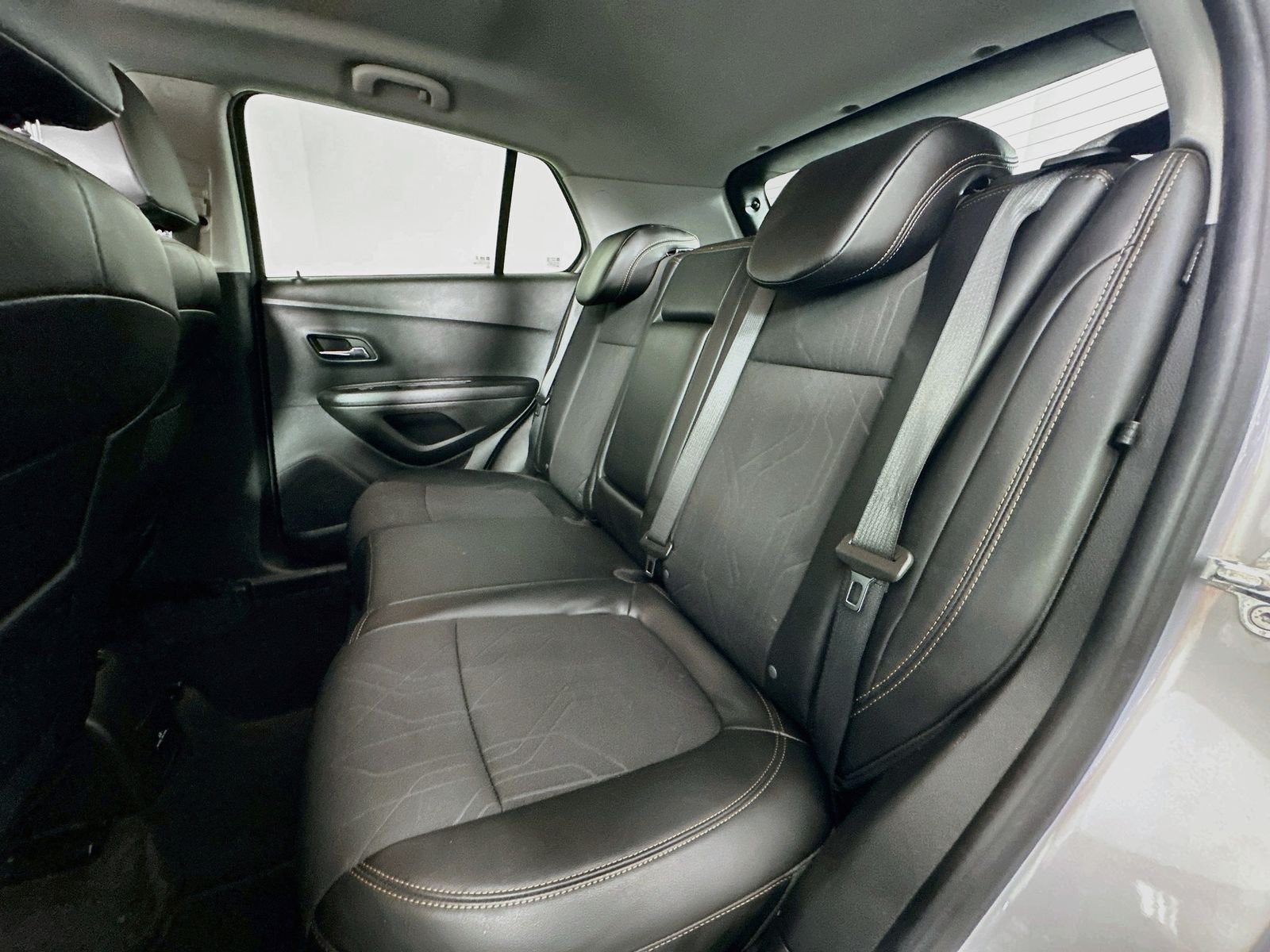 Used 2020 Silver Ice Metallic Chevrolet LT image 23