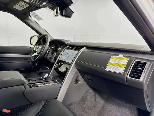 New 2026 Fuji White Land Rover Dynamic SE image 31