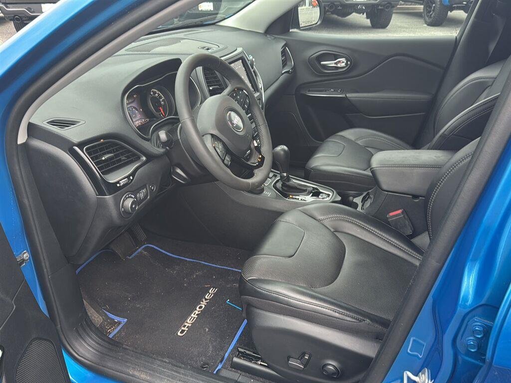 Used 2023 Hydro Blue Pearlcoat Jeep Altitude Lux image 14