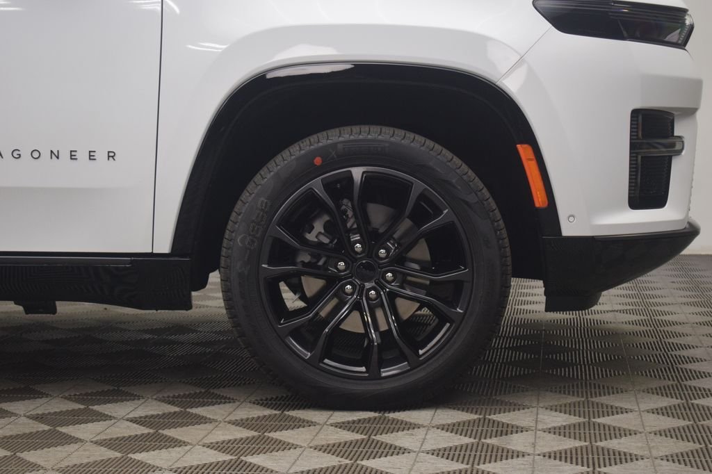 New 2026 Bright White Clear-Coat Exterior Paint Jeep Summit Reserve image 7