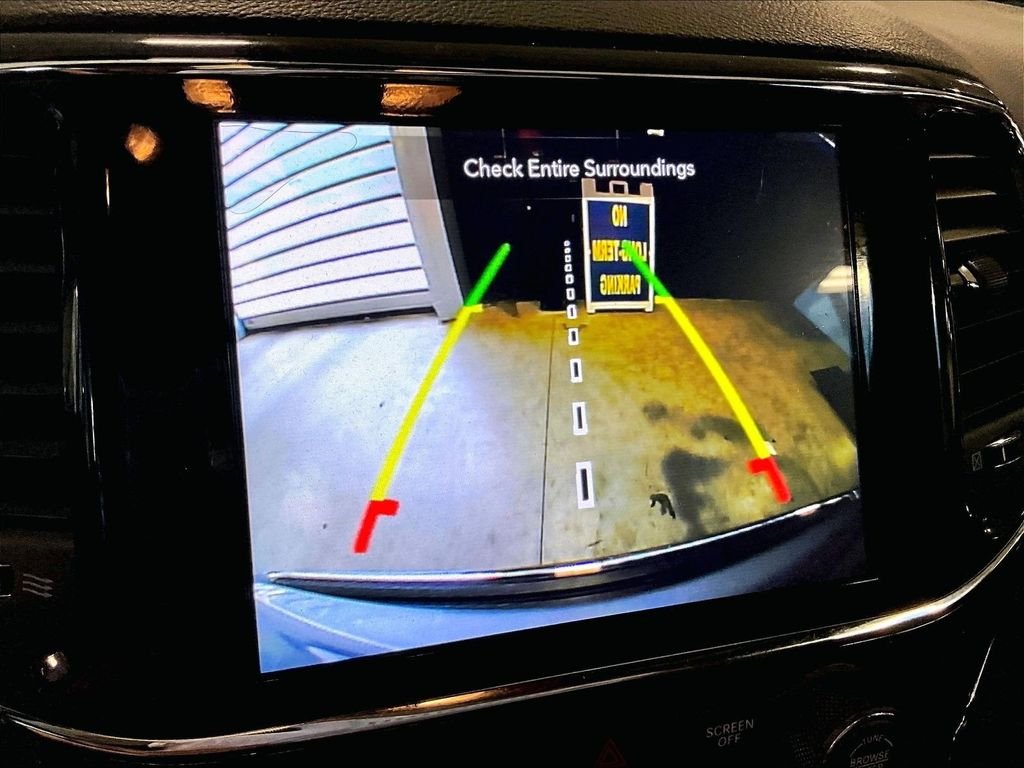 Used 2020 Silver Jeep Limited image 20