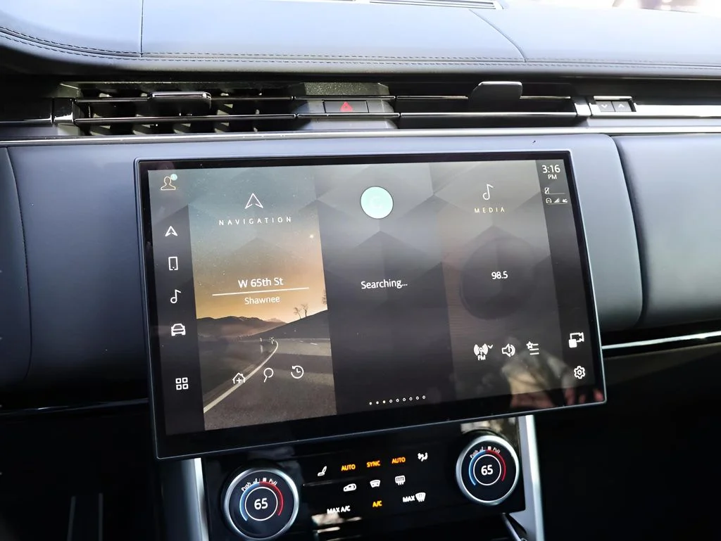 2023 Land Rover Range Rover SE - Photo 22