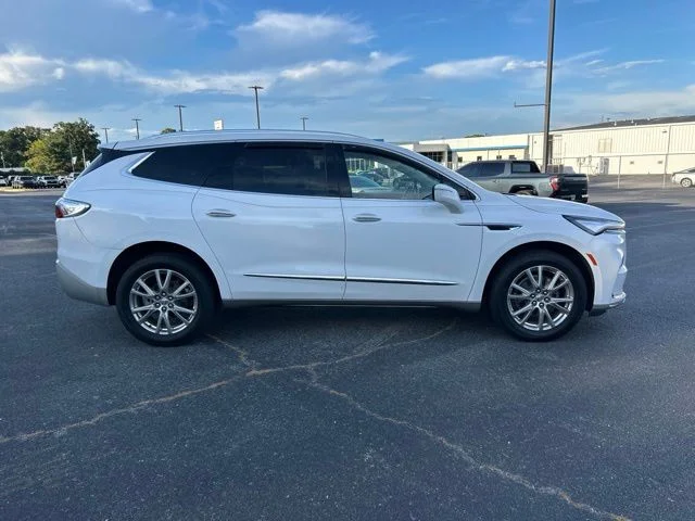 Used 2023 White Buick Essence image 5