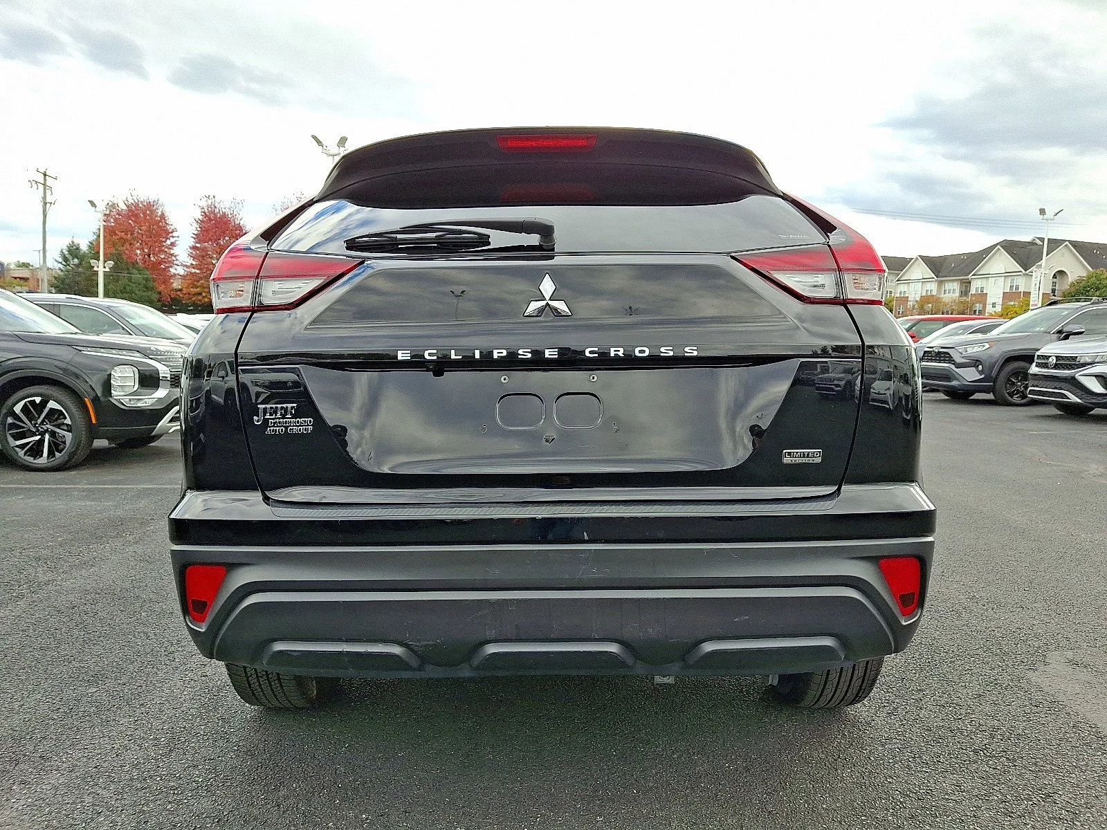Used 2024 Labrador Black Pearl Mitsubishi LE image 6