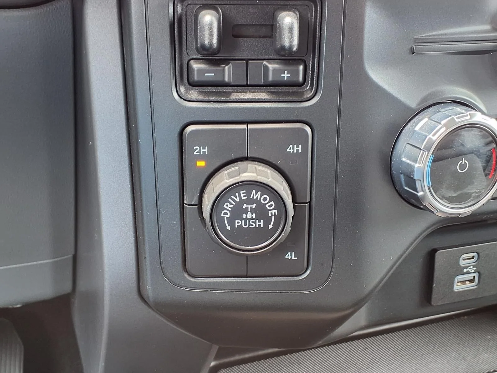 Used 2022 White Ford XLT image 14