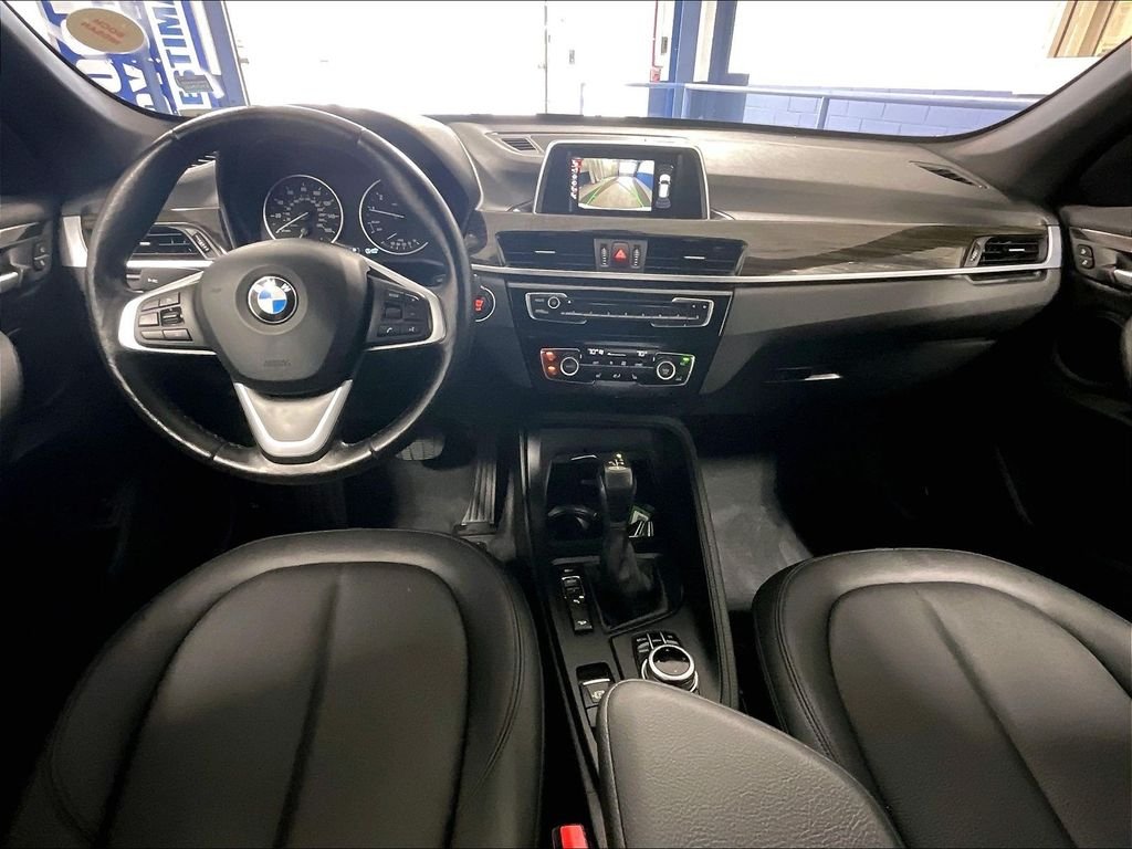 Used 2017 White BMW xDrive28i image 21