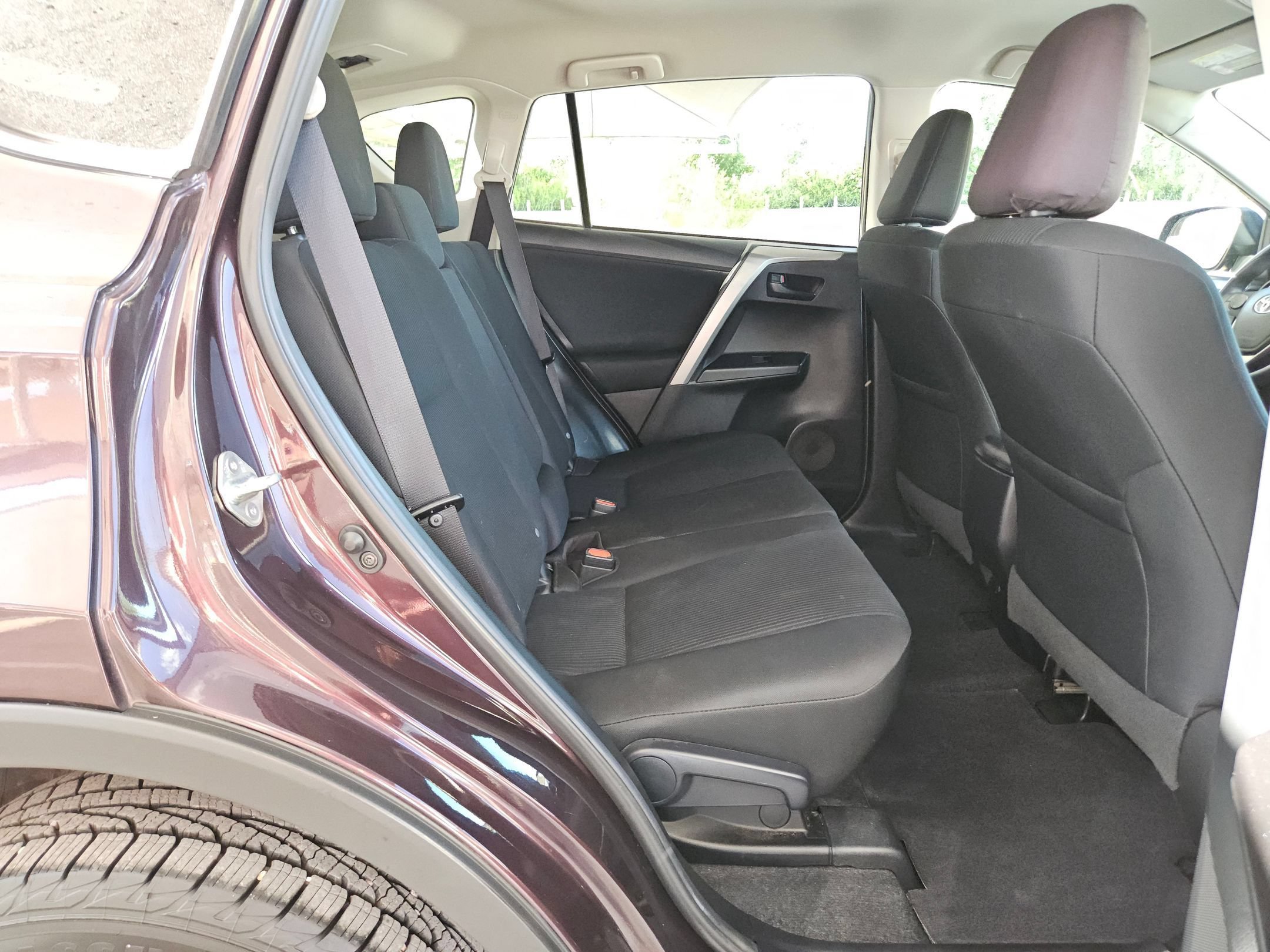 Used 2018 Maroon Toyota LE image 25